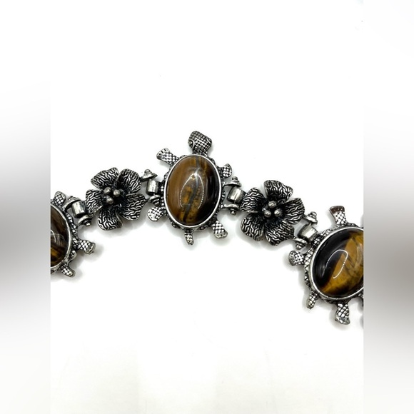 Turtle Silvertone Oval Tigers Eye Cabochon Sea Turtle Floral link Bracelet - Picture 5 of 13